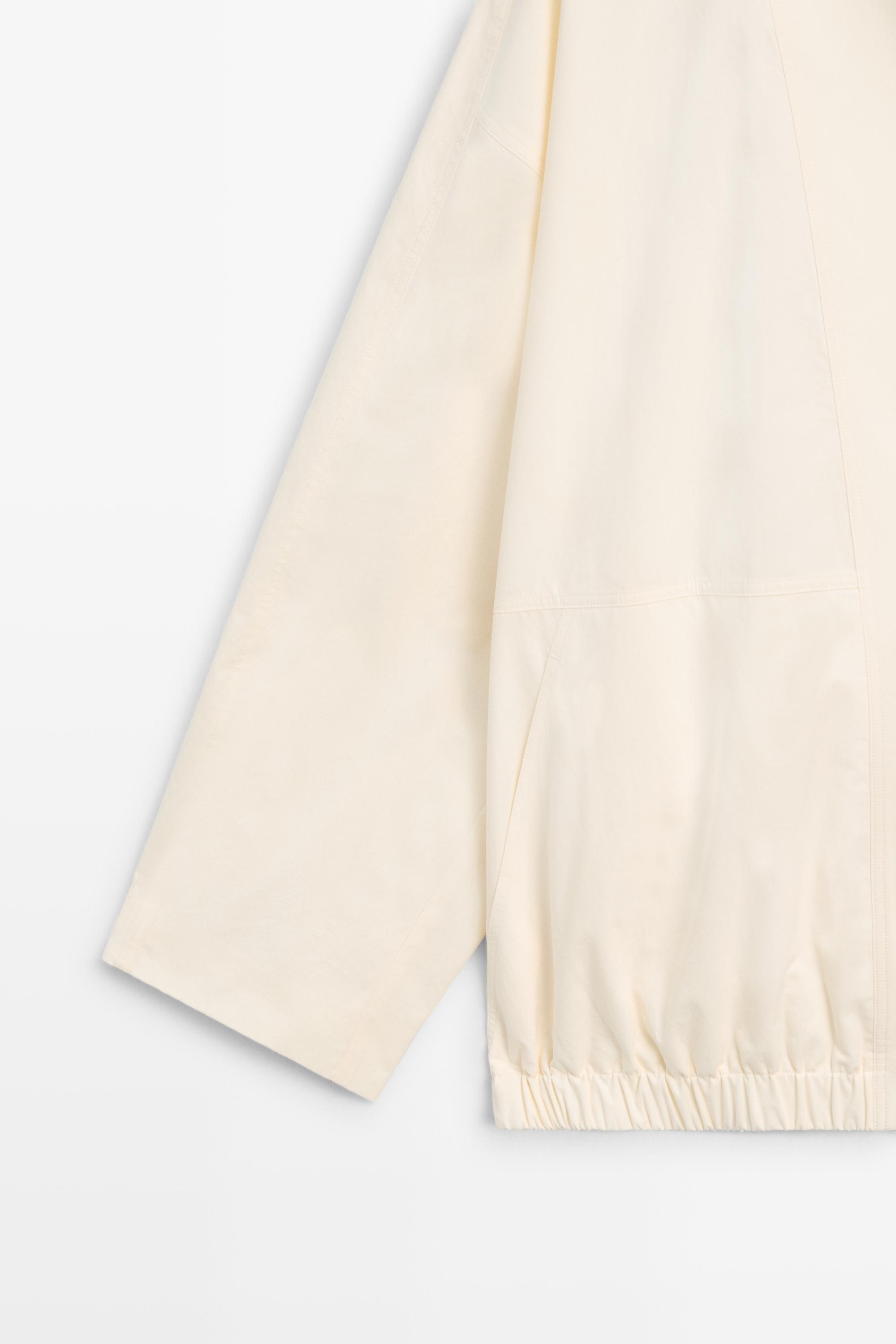 Bomber jacket with snap buttons
